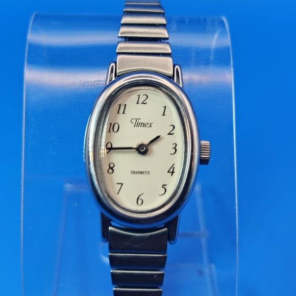 Vintage 1995 Timex 24mm Oval Women's Quartz Cocktail Watch Petite Bracelet - Picture 1 of 8